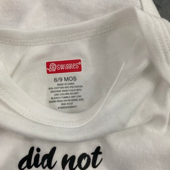 2 for $25  2 pc Infant Bodysuits Bundle NWT - Picture 7 of 7